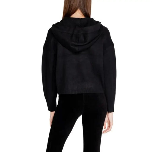 Vero Moda Women’s Black V-Neck Hooded Sweater in stylish black knit fabric