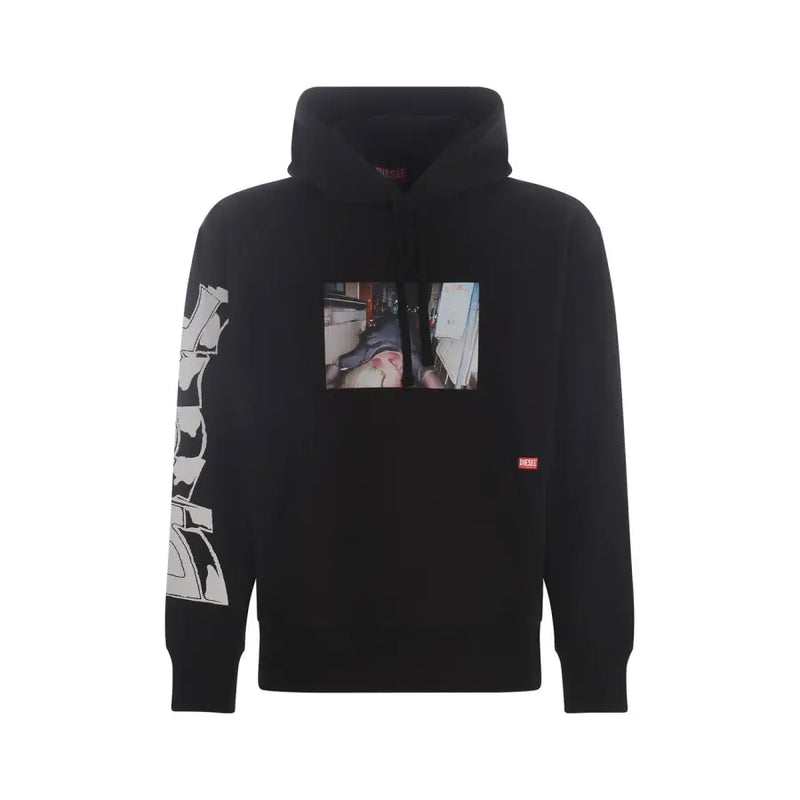 Sweat-shirt à capuche noir orné d'un imprimé photographique rectangulaire sur la poitrine et d'un lettrage graphique blanc sur la manche