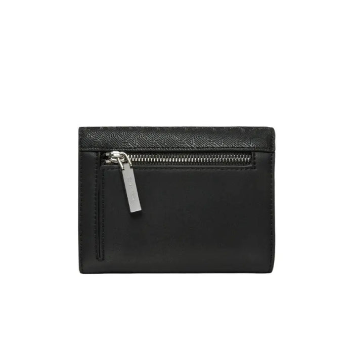 Black leather wallet with zipper from Calvin Klein, elegant and functional accessory
