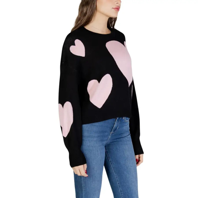 Pull en viscose noir à manches longues top avec des patchs en forme de cœur rose