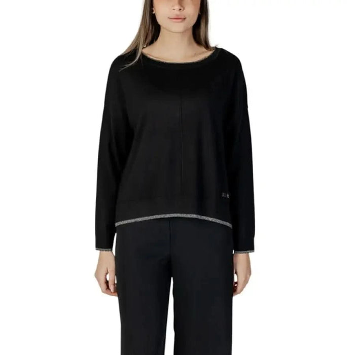 Black long-sleeved top with silver trim from Liu Jo Women’s Long White T-Shirt collection