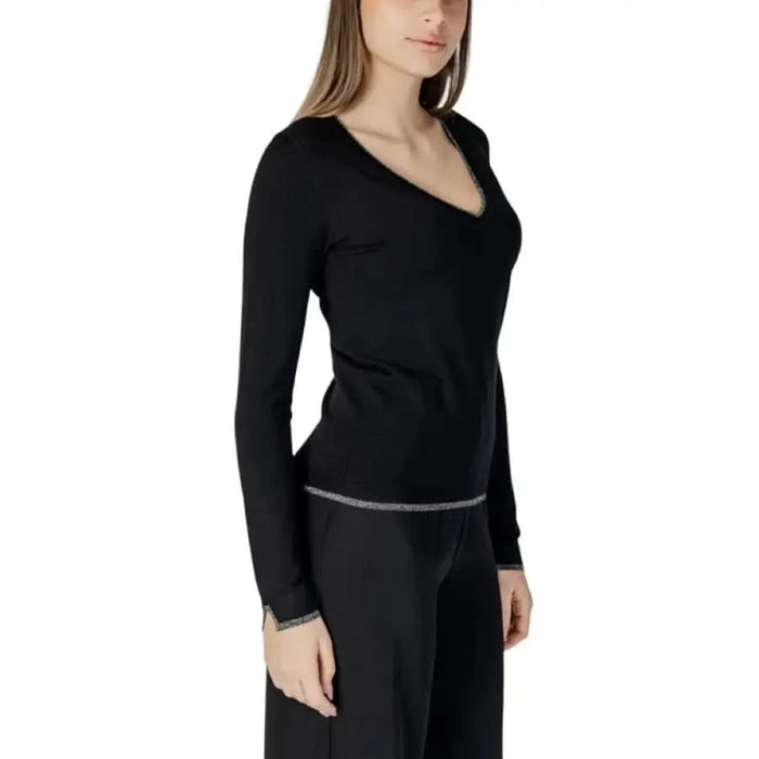 Black long-sleeved V-neck top with gray trim detail from Liu Jo Women’s collection