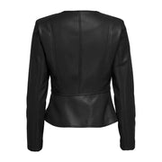 Blazer long noir en polyuréthane pour femme, fermeture éclair, ourlet péplum style motard en similicuir et épaules structurées.
