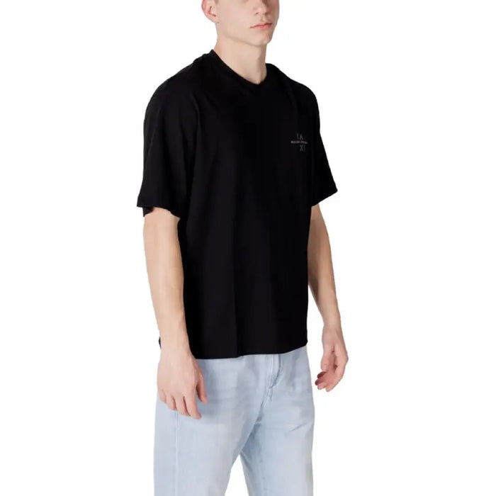 Black short-sleeved t-shirt from Armani Exchange made of 100 percent cotton