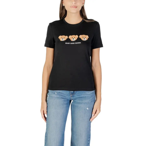 Black short-sleeved T-shirt with three bear faces, perfect for women