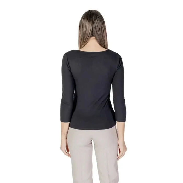 Black three-quarter sleeve fitted top back view from Morgan De Toi Black Long T-Shirt