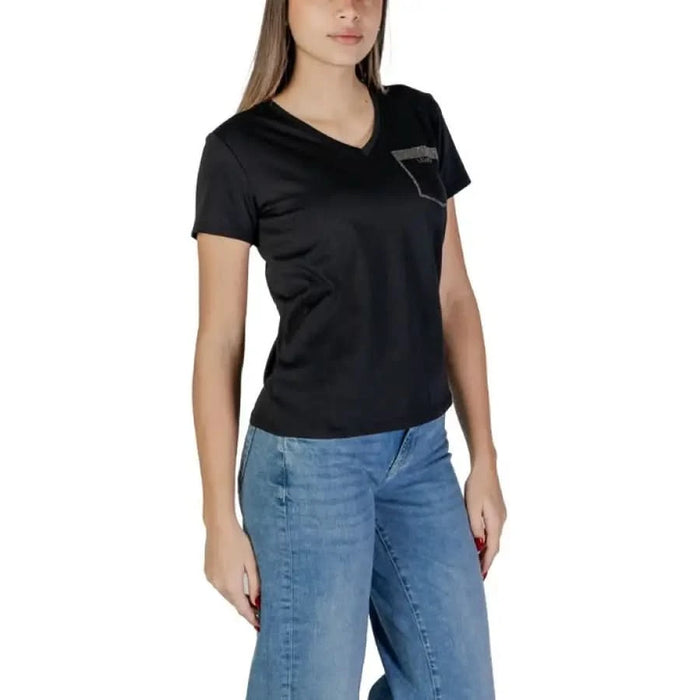 Liu Jo Black V-Neck Women’s T-Shirt featuring a small pocket detail made of 100% cotton