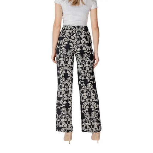 Women’s Black and White Floral Print Palazzo Pants with Elegant Pattern Design