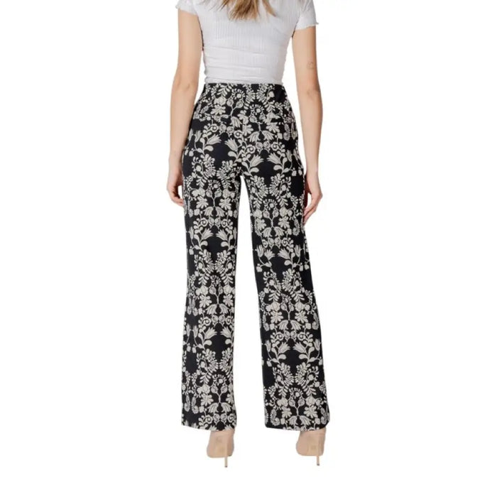 Women’s Black and White Floral Print Palazzo Pants with Elegant Pattern Design