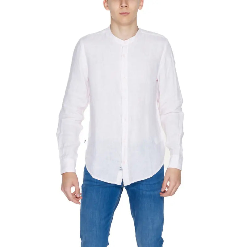 White long-sleeved button-up shirt with mandarin collar and subtle texture, featured in blauer men’s pink linen shirt product