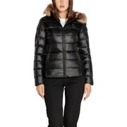 Blauer Doudoune matelassée noire en polyamide pour femme, avec capuche doublée de fourrure pour un hiver chaud et stylé