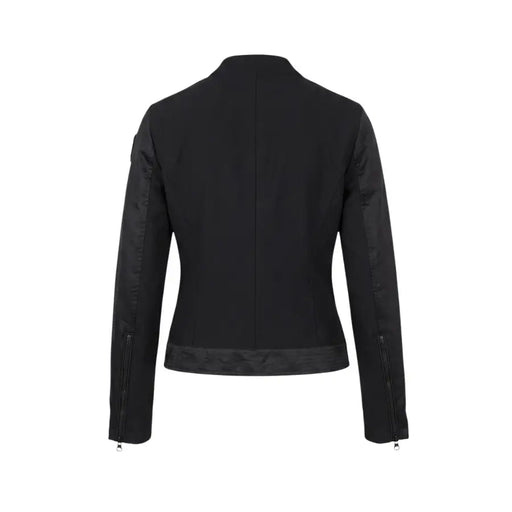 Blauer Veste de motard courte noire pour femme, avec col roulé zippé et subtil contraste de textures aux manches et à l'ourlet.