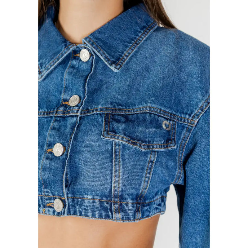Blue classic blazer made of blue denim with silver-toned buttons front pockets and a classic collar