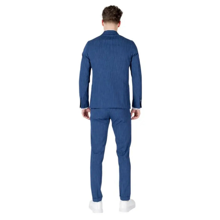 Mulish Blue Pinstripe Men’s Suit featuring V Neck and Lapel Collar in elegant design
