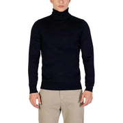 Navy blue turtleneck sweater with ribbed cuffs and hem, made of soft wool.
