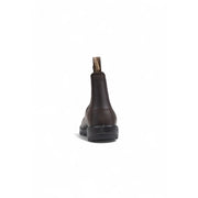 Bottine Chelsea Blundstone pour homme en cuir marron avec semelle en caoutchouc noir et languette de tirage, vue de l'arrière