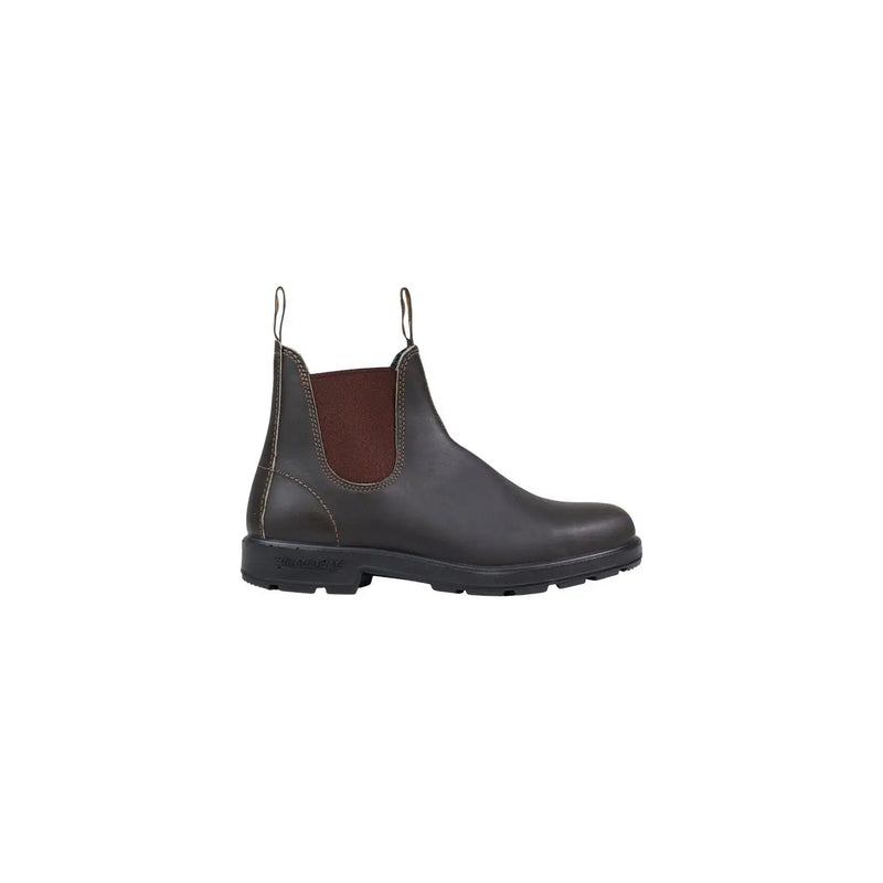 Bottes Blundstone pour homme, en cuir noir, modèle Chelsea en cuir marron foncé avec doublure marron rougeâtre et semelle noire.