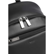 Sac à dos Boss Jace pour homme en cuir noir avec fermetures éclair argentées et logo Boss sur le panneau avant, vue de face