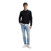 Pull en cachemire noir pour homme, modèle Boss de Kanovano, en maille côtelée avec petit logo carré sur la poitrine (vue de face).