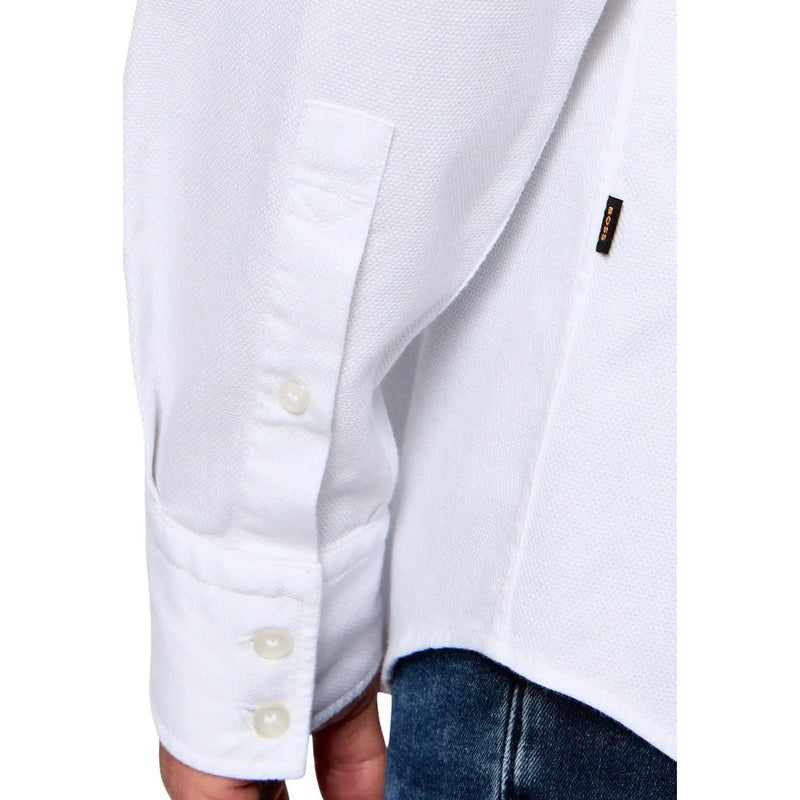 Chemise homme Boss en coton blanc à manches longues, coupe classique décontractée, avec un tissage légèrement texturé et des boutons assortis