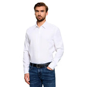 Chemise Boss pour homme, en coton blanc, manches longues, col classique et fermeture boutonnée, idéale pour une tenue décontractée au quotidien.