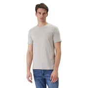 T-shirt Boss pour homme, gris clair, col rond, manches courtes, en coton, avec logo discret sur la poitrine gauche.