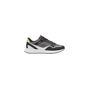 Baskets de running Boss pour homme, en polyuréthane noir, avec empiècement en mesh noir et gris, languette au talon vert fluo, semelle intermédiaire blanche et logo Boss sur le côté.