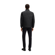 Doudoune Boss Oden2 pour homme, noire, matelassée horizontalement et à col montant, vue de face