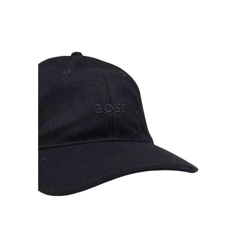 Casquette Boss en laine noire pour homme, ornée d'une discrète broderie Boss (vue de face).