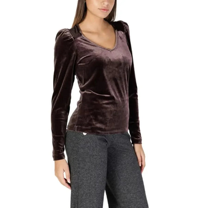 Brown velvet long-sleeved V-neck knit sweater by B.young for women