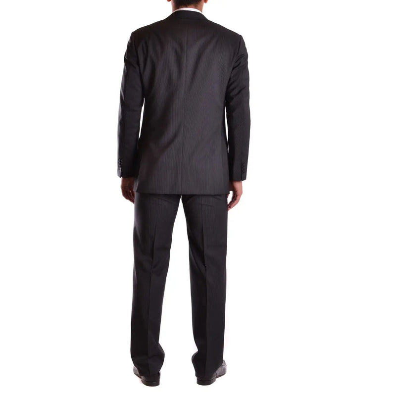 Costume Burberry pour homme en laine noire à fines rayures, au design élégant et ajusté, idéal pour les affaires ou les événements.