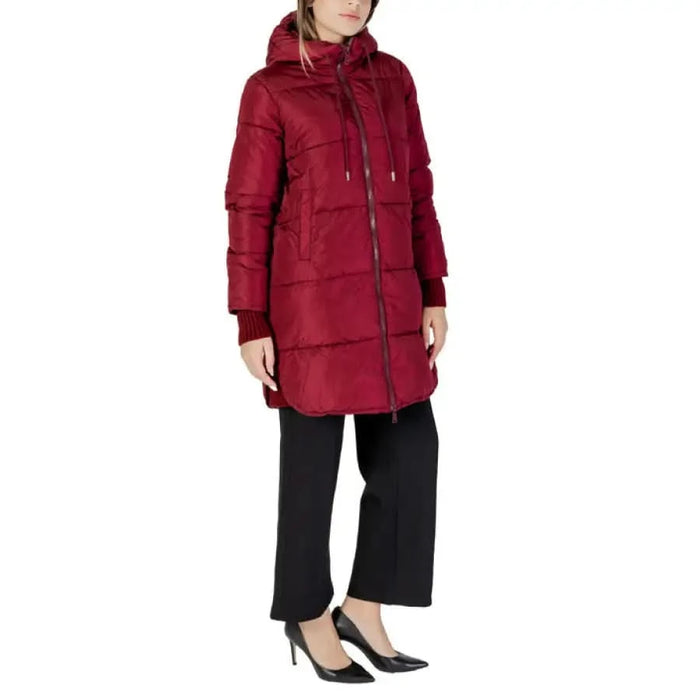 Burgundy hooded puffer coat from Clerè Women’s Bordeaux Jacket for Fall and Winter