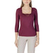 Burgundy square-neck top with lace trim and three-quarter sleeves by Morgan De Toi