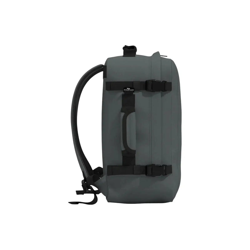 Sac à dos imperméable classique pour homme Cabin Zero gris, avec bretelles noires et extérieur en polyester résistant, capacité de 44 L