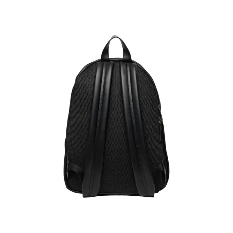 Calvin Klein Sac à dos noir, vue arrière, avec bretelles en cuir et panneau en maille.