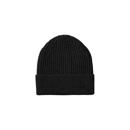 Black ribbed beanie with calvin klein logo.