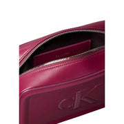Calvin Klein Sac bandoulière zippé en polyuréthane bordeaux, cuir bordeaux, fermeture éclair argentée