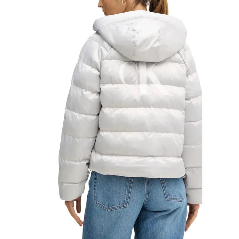 Vue arrière du blanc Calvin Klein doudoune matelassée à capuche