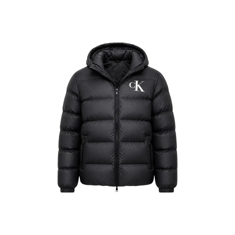 Calvin Klein Jeans Veste noire pour homme à capuche avec logo CK blanc sur la poitrine, vue de face