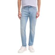 Vue arrière d'un jean Calvin Klein pour homme en denim de coton bleu clair, coupe droite et délavage subtil.