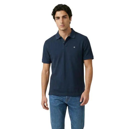 Calvin Klein Jeans Polo homme bleu marine en coton, manches courtes, taille L, avec petit logo CK blanc sur la poitrine gauche