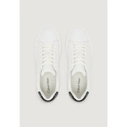 Calvin Klein Jeans Baskets homme en cuir blanc avec embouts et lacets en caoutchouc noir, idéales pour l'automne et l'hiver.