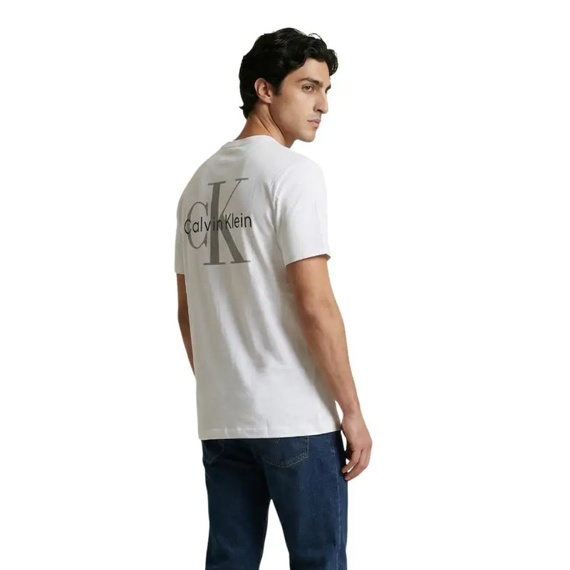 verso blanc Calvin Klein Jeans hommes t-shirt tissu en coton avec grand logo CK gris et nom de la marque imprimés