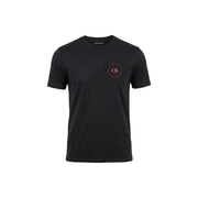 Noir Calvin Klein Jeans hommes t-shirt avec un logo circulaire rose discret sur la poitrine pour une tenue décontractée