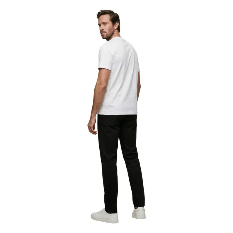 Coton blanc Calvin Klein Jeans hommes t-shirt avec un simple col rond et des manches courtes