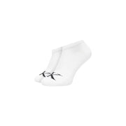 Chaussettes blanches à la cheville avec logo CK noir sur le bout de la chaussure Calvin Klein Jeans collection de sous-vêtements pour hommes