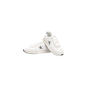 Calvin Klein Jeans Baskets montantes blanches en polyester pour homme, à lacets, avec logo noir et design minimaliste.