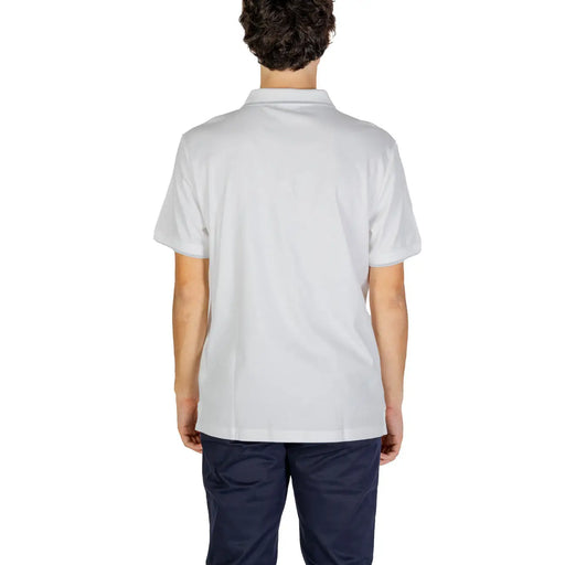 Calvin klein jeans men’s classic white polo shirt with short sleeves classic collar and 100 percent cotton fabric
