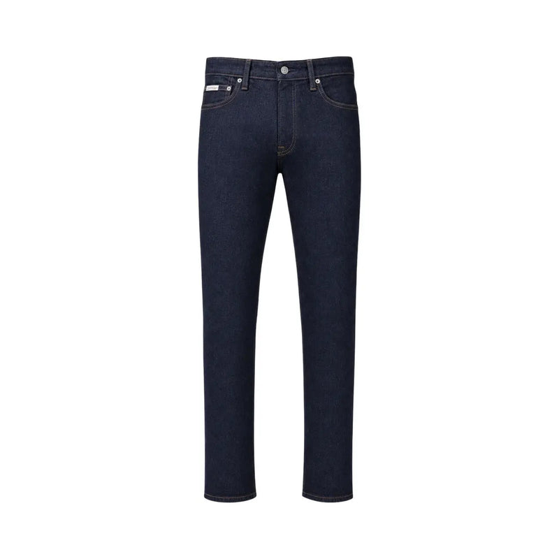 Calvin Klein Jean slim pour homme en denim indigo foncé avec de subtiles surpiqûres, vue de face