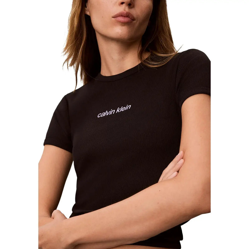 Coton côtelé noir Calvin Klein Jeans T-shirt à manches courtes pour femme avec logo brodé blanc et col rond